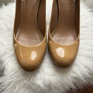 Tory Burch Tan Patent Leather Heels
